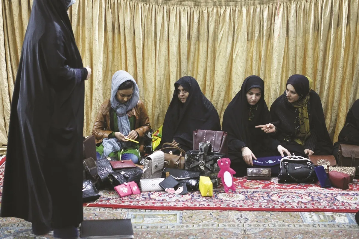 وقف هنر با تربیت ۸۰۰ بانوی هنرمند