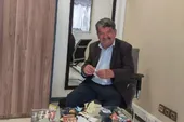 معلمی که با درست کردن اوریگامی حال کودکان را خوب می&zwnj;کند