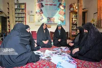 بانوی محله رده سیصد سیسمونی و جهیزیه تهیه کرده است