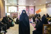 بانوی محله امام خمینی(ره) سالمندان را به زیارت امام رضا(ع) می&zwnj;برد
