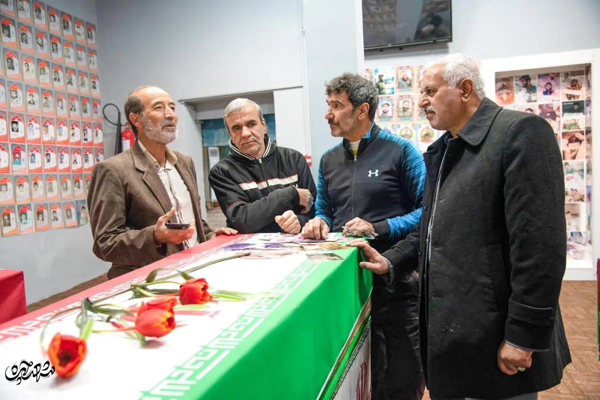 حافظان از جاده راهبردی خندق