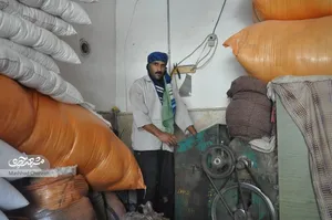 لحاف دوزی حرفه خانوادگی جواد ممدی است