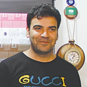 img-profile-author