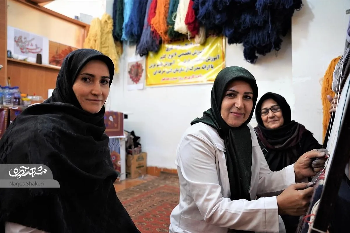 داستان زندگی زهره یزدی از پای دار آقابابا تا صادرات فرش