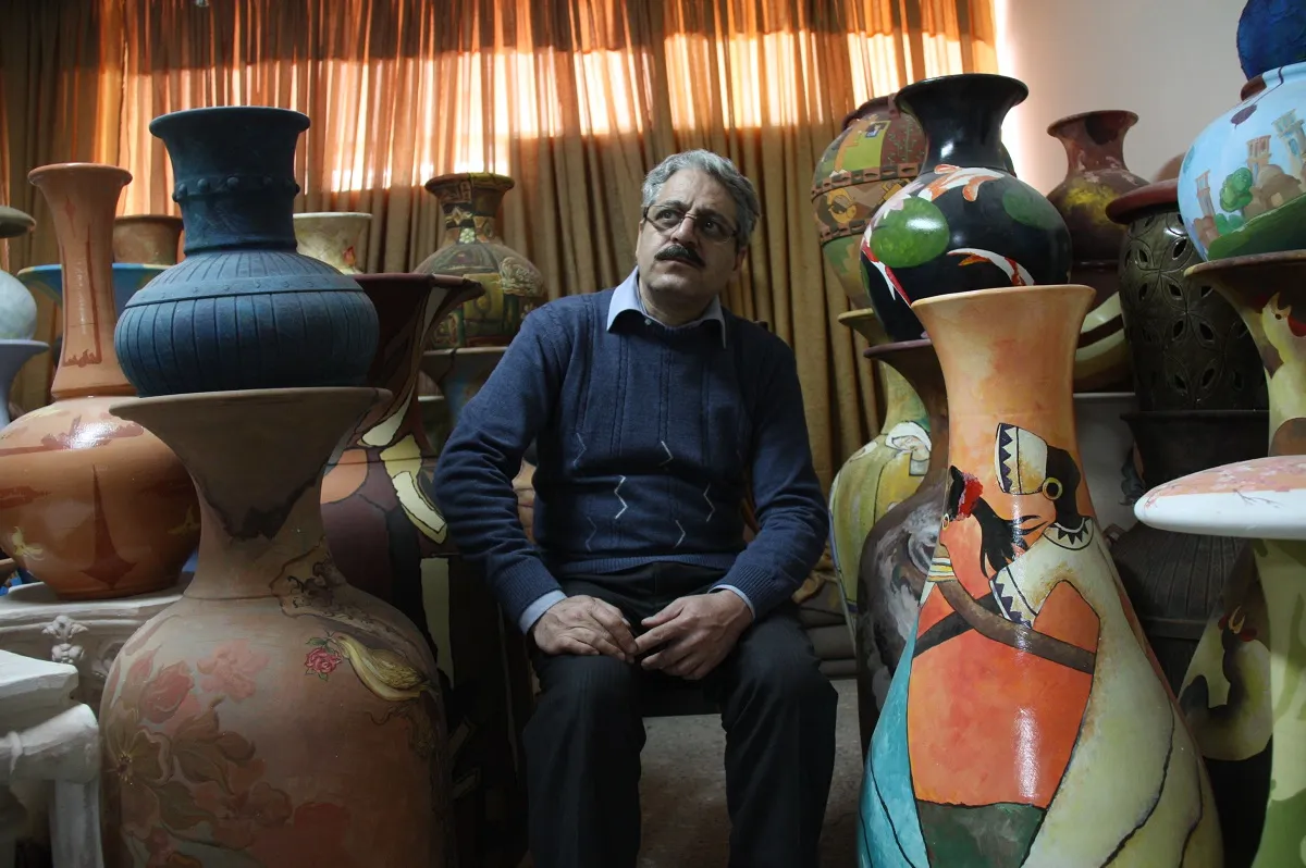 سیدحسن هراتی طراح و مجسمه ساز معروف مشهدی است