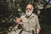 حاج محمود نادری آخرین بازمانده مُهرسازان دستی مشهد