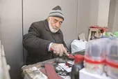 واکسی سناباد می&zwnj;گوید بی&zwnj;پول اما خوشبخت است