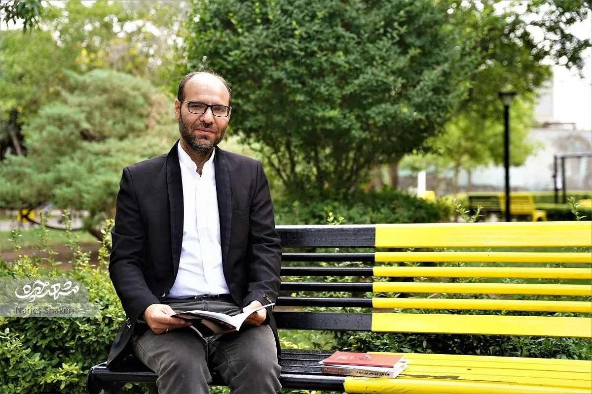 پختگی شعرهای محمدجواد منوچهری پای کوره