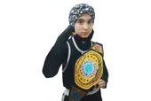 دختر عاشق شاهنامه و کیک&zwnj;بوکسینگ